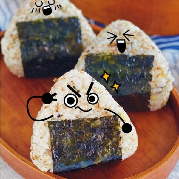 1 st Triangel Sushi Form, Plast Triangel Form Fall DIY Verktyg Risboll Bento Pressar (rosa)