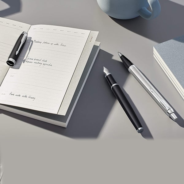 Fyldepen | Mat Sort med Kromdetaljer | 0,5 mm Medium Point Matte Black