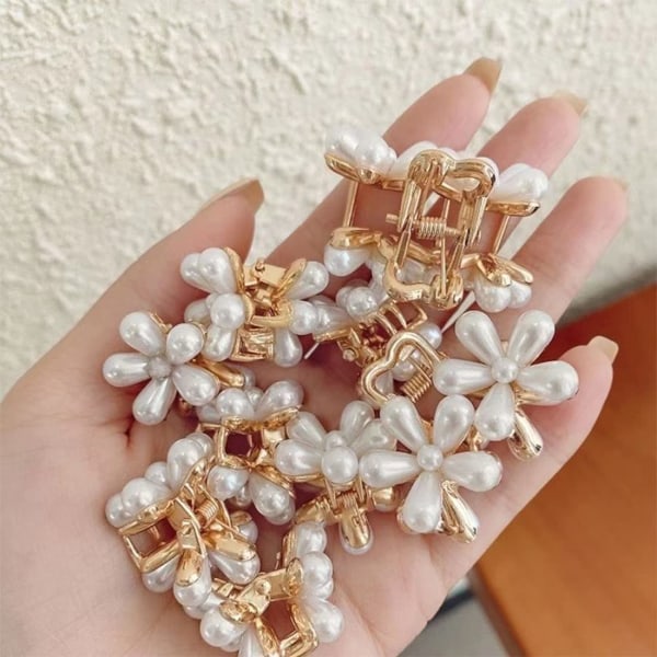 10st Mini Pearl Hårklämmor Mini Flower Claw Clips Metallklämmor Dekorativa hårtillbehör för kvinnor Flickor Födelsedagsfest Bröllop