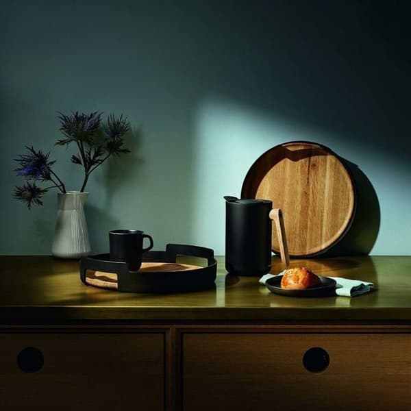 Nordic Kitchen serveringsbricka, enkel och tidlös design, svart