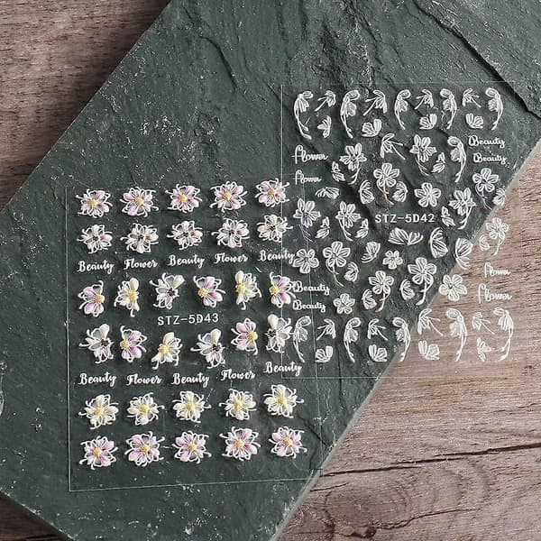 4 stk. enkle hvite blomster negleklistremerker