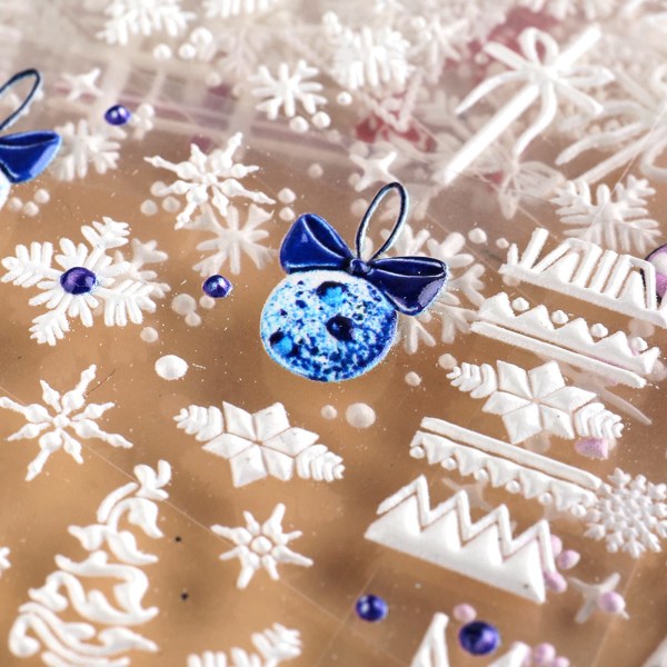 3D-pregede jule-nail Art-klistremerker 4 ark 5D selvklebende blå, hvite snøfnugg Snowman Bells Nail Supplies (kun klistremerker) 4pc