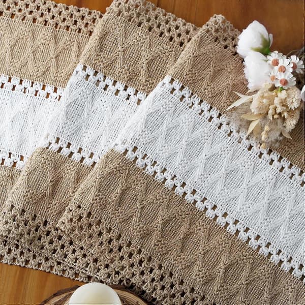 Boho Pöytäliina kodin sisustukseen tupsuilla