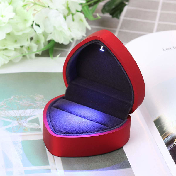 LED Ringboks Hjerteform Fløyel Ringboks Bryllupsringboks Smykker Ring Gaveeske for Ekteskapsforslag Forlovelse Valentinsdag