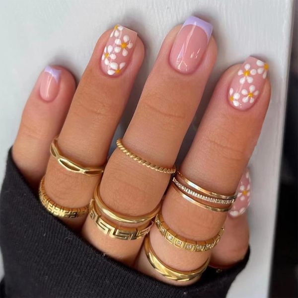 24 st French Falska Naglar Lila Spets Kort Stick-on Naglar Daisy Blommor Press-on Naglar Kvadrat Avtagbara Lim-on Naglar Falska Naglar Nagelkonst Tillbehör