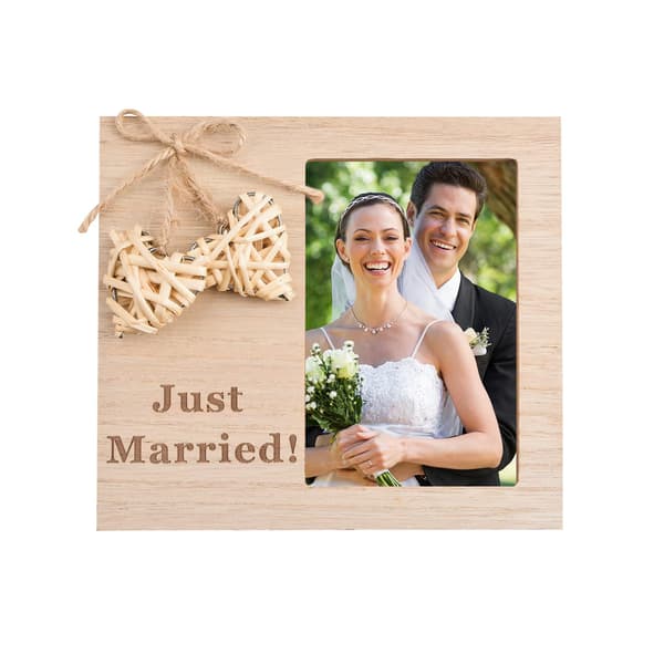 Just Married Bryllupsbilde Ramme, 7.8”*7.08” Rustikk Parbilde Ramme Personlig Ramme med Vevhjerte for Brudegave