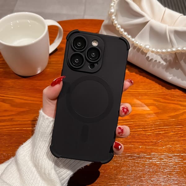 Fodral till iPhone 15 Plus Flytande Silikon Magnetiskt Silikon Svart Noz21828