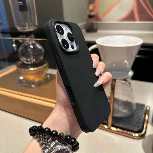 Fodral till iPhone 13 Pro Flytande Silikon Svart Noz17194