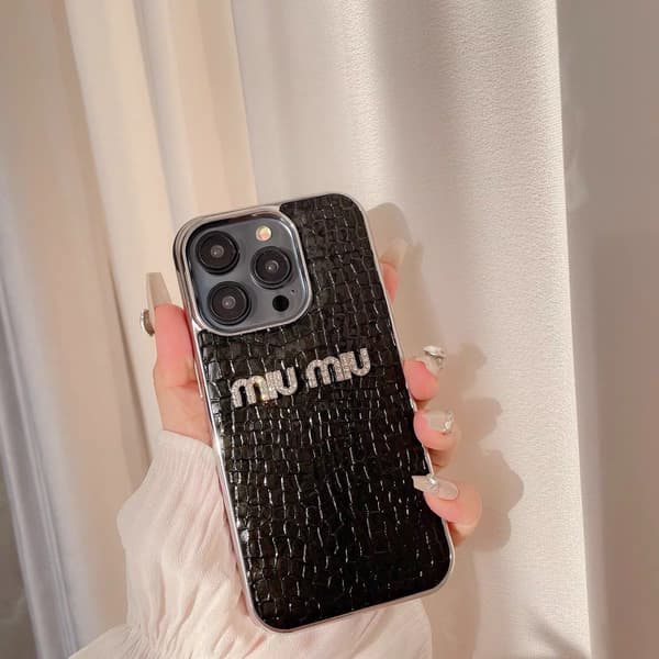 Fodral till iPhone 13 Pro Diamond Accent Elektropläterad Lädertextur Svart Noz2036