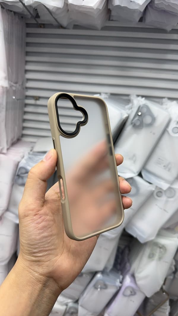 Deksler til iPhone 16 Pro Matt Gull