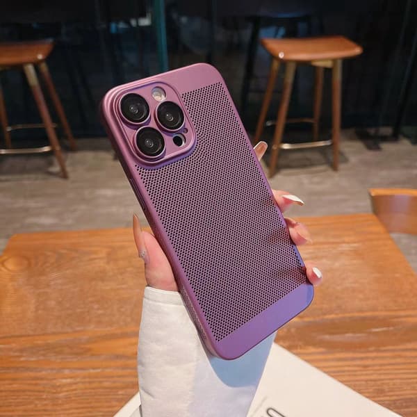Kotelo iPhone 17 Prolle Tuuletettu Luumunpunainen