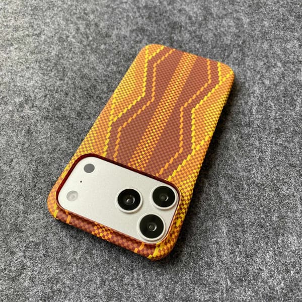 Kotelo iPhone 16 Prolle Mattapunainen Oranssi