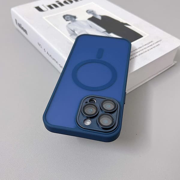 Deksler til iPhone 13 Pro Magnetic Desert Gold Dark Blue