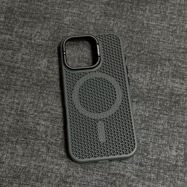 Fodral för iPhone 14 Frostat Magnetiskt Stativ Linsdetalj Ventilerad Design Noz1715
