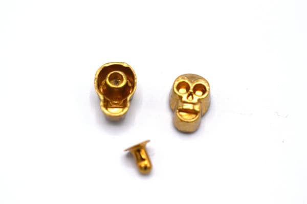 LOOSE RIVES FACE Kullanvärinen 40 kpl Gold