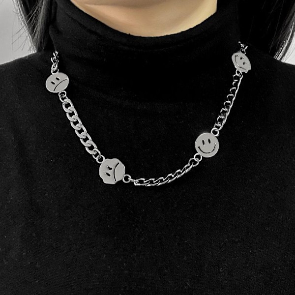 Silverfärgad kedjehalsband  Smiley Silver