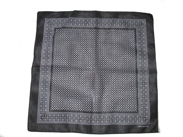 Täplikäs musta bandanahuivi Black