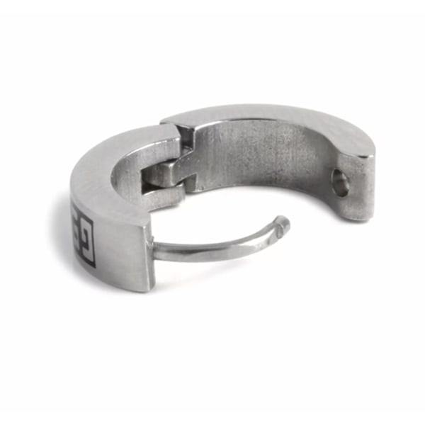 Silverfärgade örhängen med mönster Silver