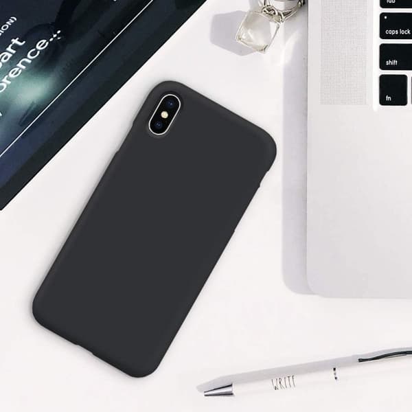 iPhone XS kuminen mattamusta silikonikuori