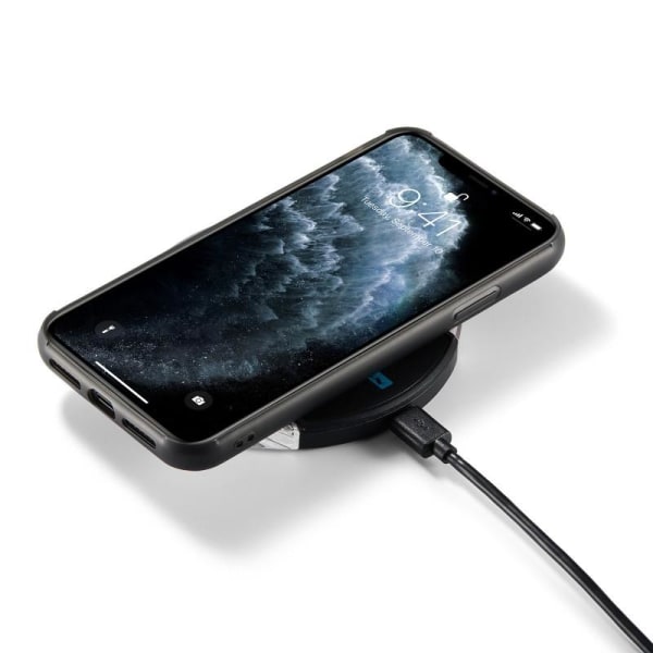 iPhone 11 Pro Stöttåligt Skal med Magnetisk Korthållare JeeHood Svart