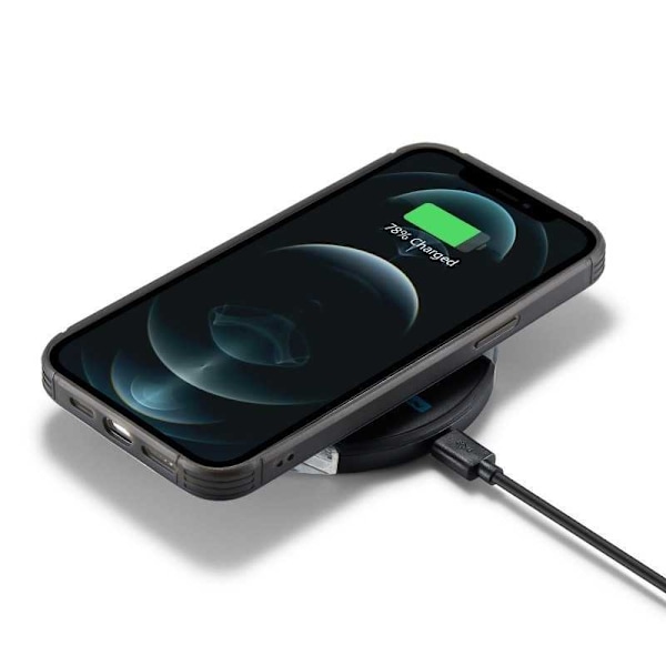 iPhone 13 Pro Stöttåligt Skal med Magnetisk Korthållare JeeHood Svart