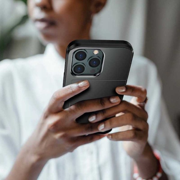 iPhone 13 Pro Iskunkestävä kansikorttipaikka StreetWise - musta Black