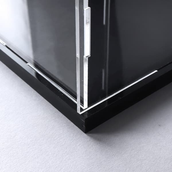 Klar Dammtät Akryl Displaybox för Klar Leksaksactionfigur - 25*15*20cm