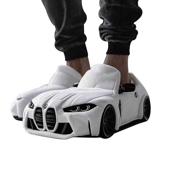 Autonmuotoiset talvitossut liukumattomalla kumipohjalla, lämpimät ja mukavat kengät white