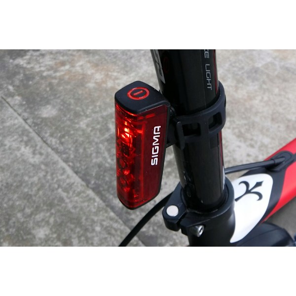 SIGMA BLAZE LED Cykellygte med Stop Sensor til Sikker Cykling