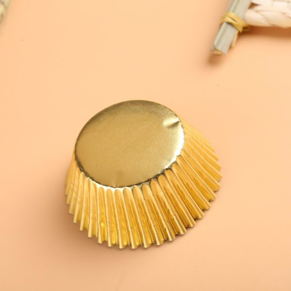 Set med 100 aluminiumfolie cupcake-omslag för muffins, cupcakes, kakor (guldfärgade)
