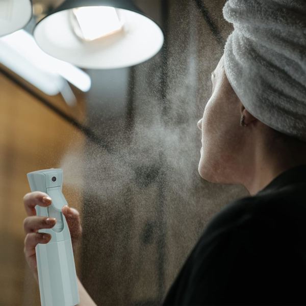 Hårsprayflaske, 200ml Påfyllbar Frisør Ansiktspray, Gjenbrukbar Tom Mist Sprayflaske, for Salong, Hagearbeid og Hudpleie, Lyseblå