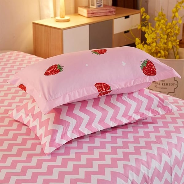 4-delt dynebetræk stort jordbær dobbeltsidet sengesæt Pink