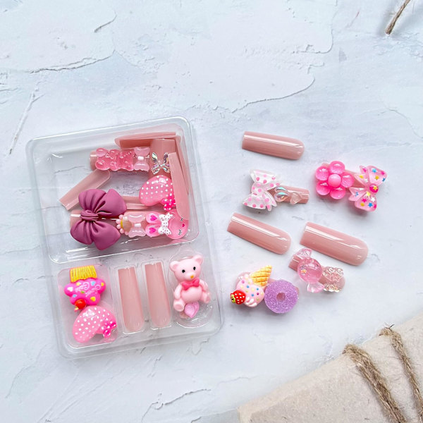 Lange falske negle firkantede tryk på negle med charms nude pink akryl negle C