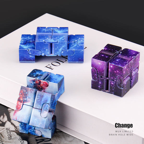 Restless Infinite Cube Hovedbilde