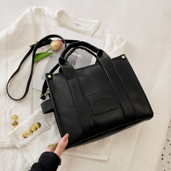Toteväska för kvinnor, PU-läder personifierad trendig toteväska, crossbody-handväskor eller handväskor för arbete resor, svart PU-läder