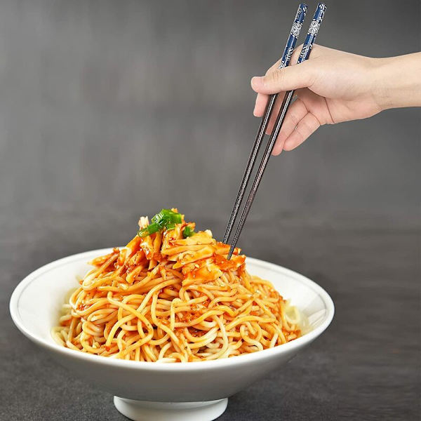 Uudelleenkäytettävät japanilaiset luonnonpuu syömäpuikot 1 pari kotelolla, kannettavat ja astianpesukoneen kestävät (sininen)-longziming