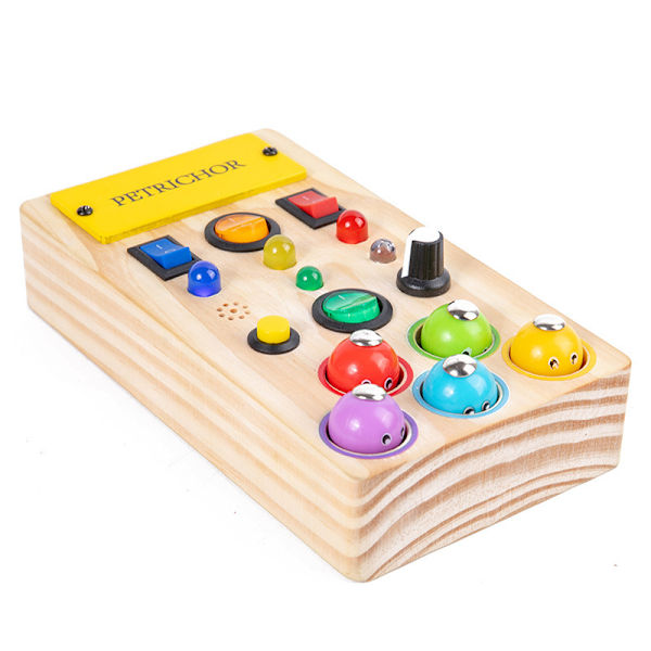 Montessori Busy Board i tre med LED-lys bryter Busy Board Toy