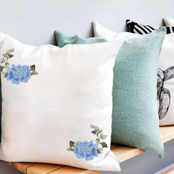 2 st Delikat Blommiga Broderade Applikationer Stryk På Tyg Märke Klänning Hatt Väska Jeans Hantverk Kläder Tillbehör. (Blå, 17*17cm)