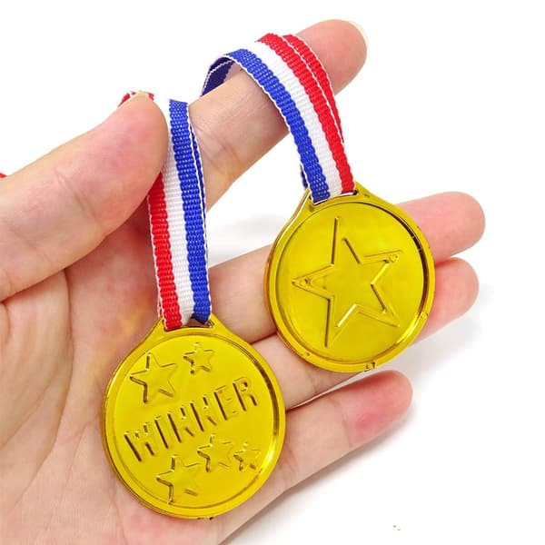 20 x Plast Guld Vinnare Medaljer med Band för Barn Present