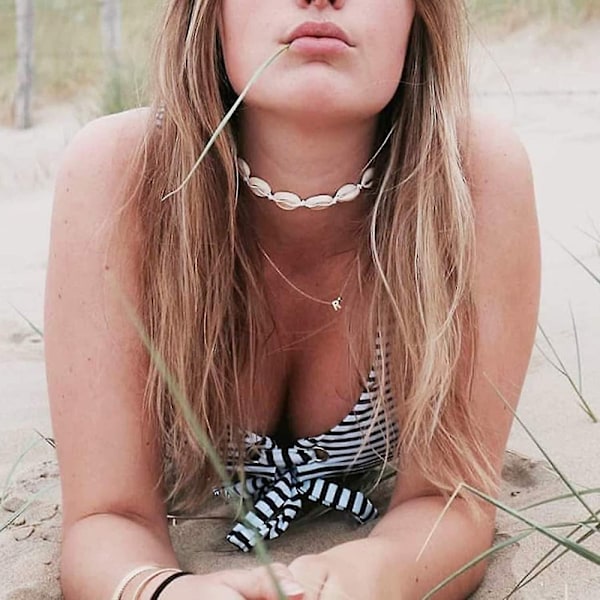 Skallperle håndvevd choker halskjede Hawaiian Beach smykker for kvinner menn jenter gutter 2 stk