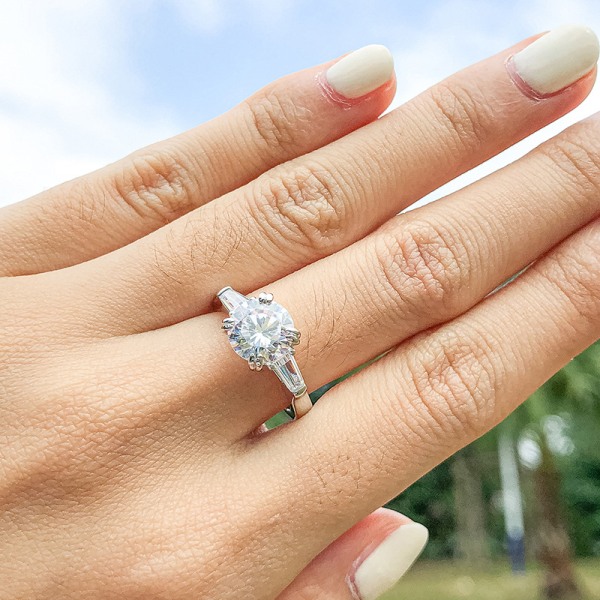 Sterling Silver 2 karaatin CZ Baguette Round Solitaire -kihlasormus