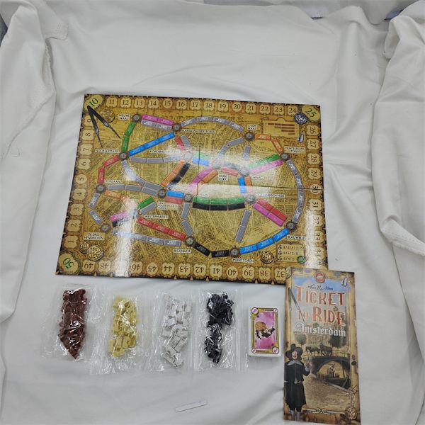 Ticket to Ride Amsterdam Brettspill, Familiebrettspill, Brettspill for voksne og familier, Togspill, 8+, for 2 til 4 spillere, Gjennomsnittlig spilletid 10-15 minutter