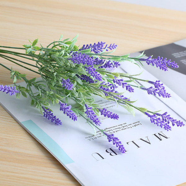 Set med 6 st Lavendel Realistic Touch konstgjorda blommor för fest, blomma A