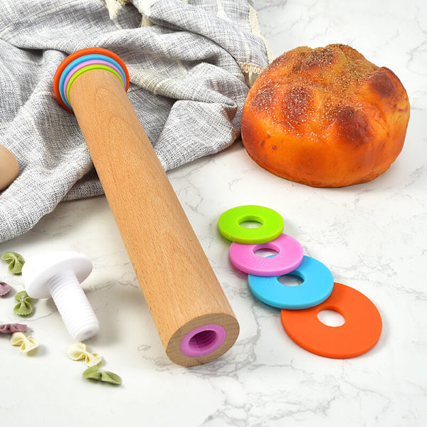 Justerbar kagerulle med 4 aftagelige ringe til bagning, bøgetræ, 35 cm