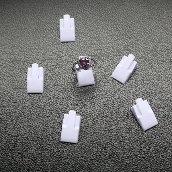 10 st Plast Ringdisplayställ Transparent Ringhållare Rektangulär Ringdisplay Förvaring Vitrin Smyckesorganisatör för Smyckesvisningar Vigselringar, 27*16mm
