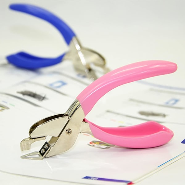 Staplerin poistotyökalu, niitinpoistotyökalu, niitinnostin, niitinpoistaja, niitinpoistaja, nopea niitinpoistotyökalu niittien poistamiseen helposti, kätevä perhe (2 kpl: vaaleanpunainen + sininen)