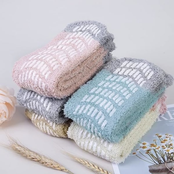 Womens Fuzzy Socks 5 par, Vinter Varme Myke Tøffelsokker, Sklisikre Sokker Koselige Sove Myke Sokker Gaver