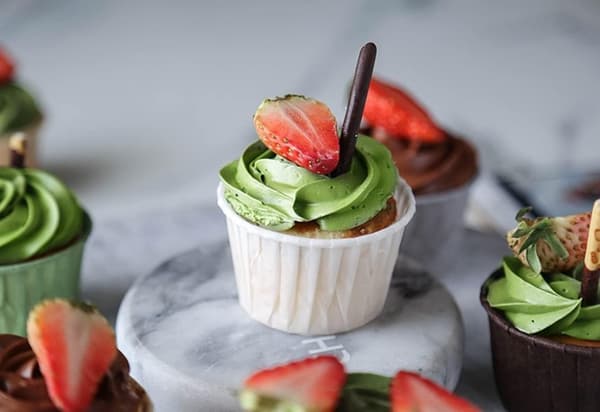 100 stk. bagepapir bageforme kompatible med cupcakes og muffins, (hvid)