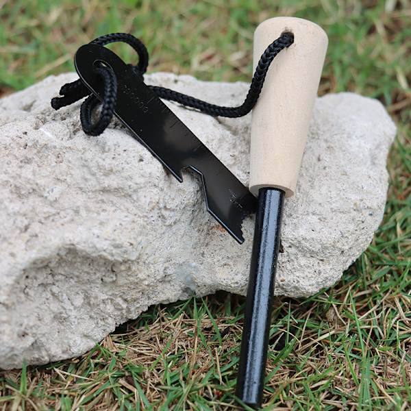 2 tulikiven sarja, luonnollinen sytytyspakkaus, Bushcraft-selviytymisvarusteet, Firesteel-piikivisytytin, tulitikut yhteensopivat retkeilyyn ja patikointiin