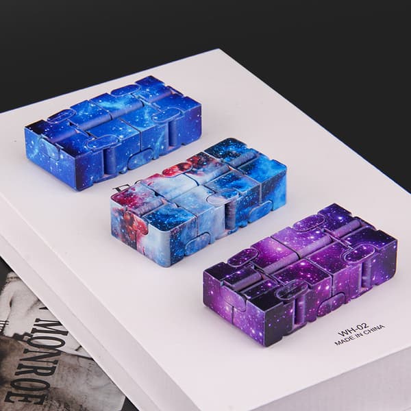 Restless Infinite Cube -pääkuva